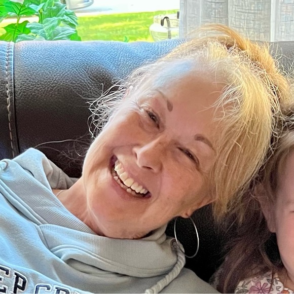 Meet your Posher, Gabrielle - Picture 2 of 10